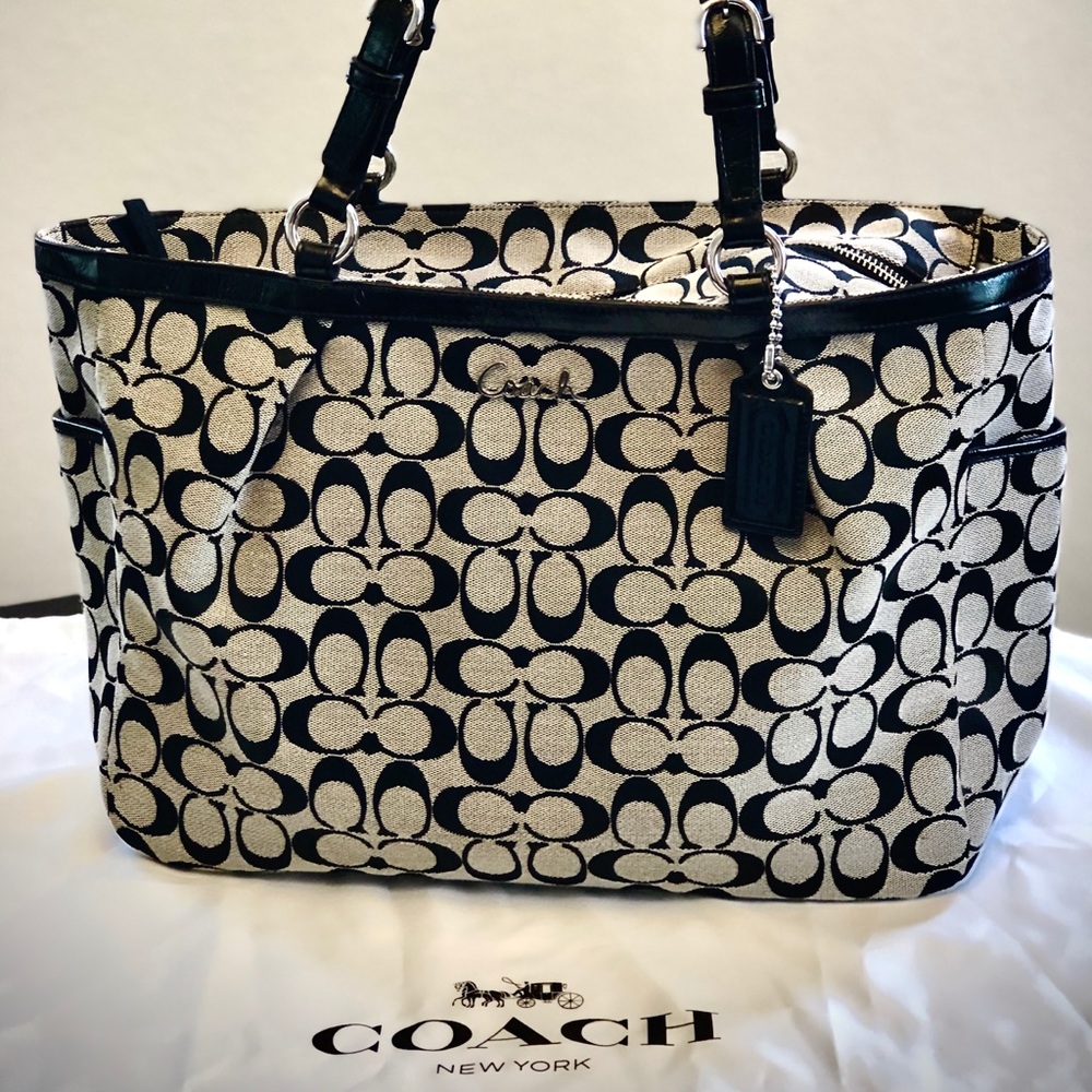COACH Grey & Black Gently Used Shoulder Bag